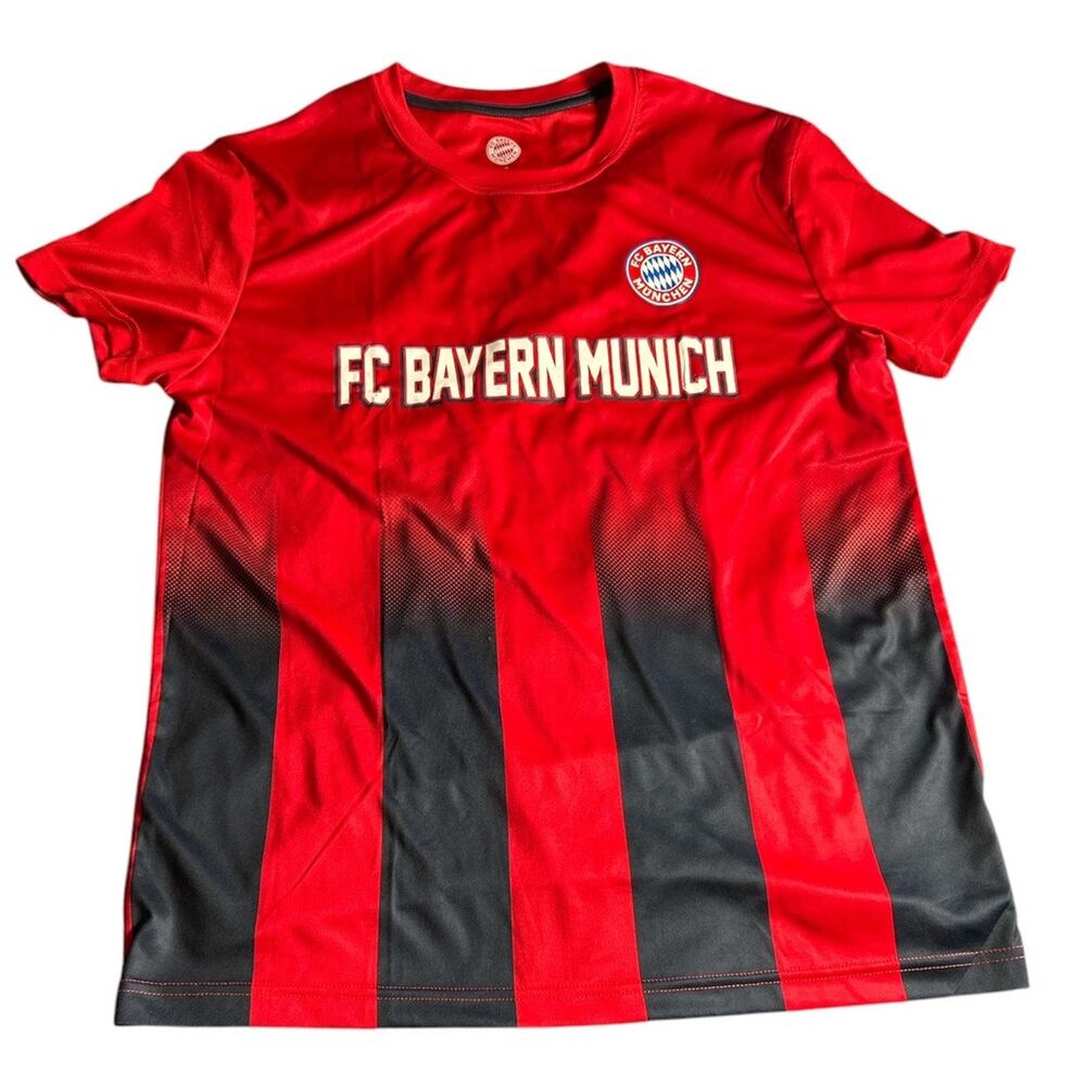 FC Bayern‎ Munich Men's Athletic Shirt Size Large Polyester Red Blue Stripe